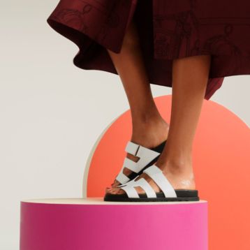 HERMES - なみ Hermès Fuchsia Shearling Oran Sandal (US Size 8.5) | myGemma
